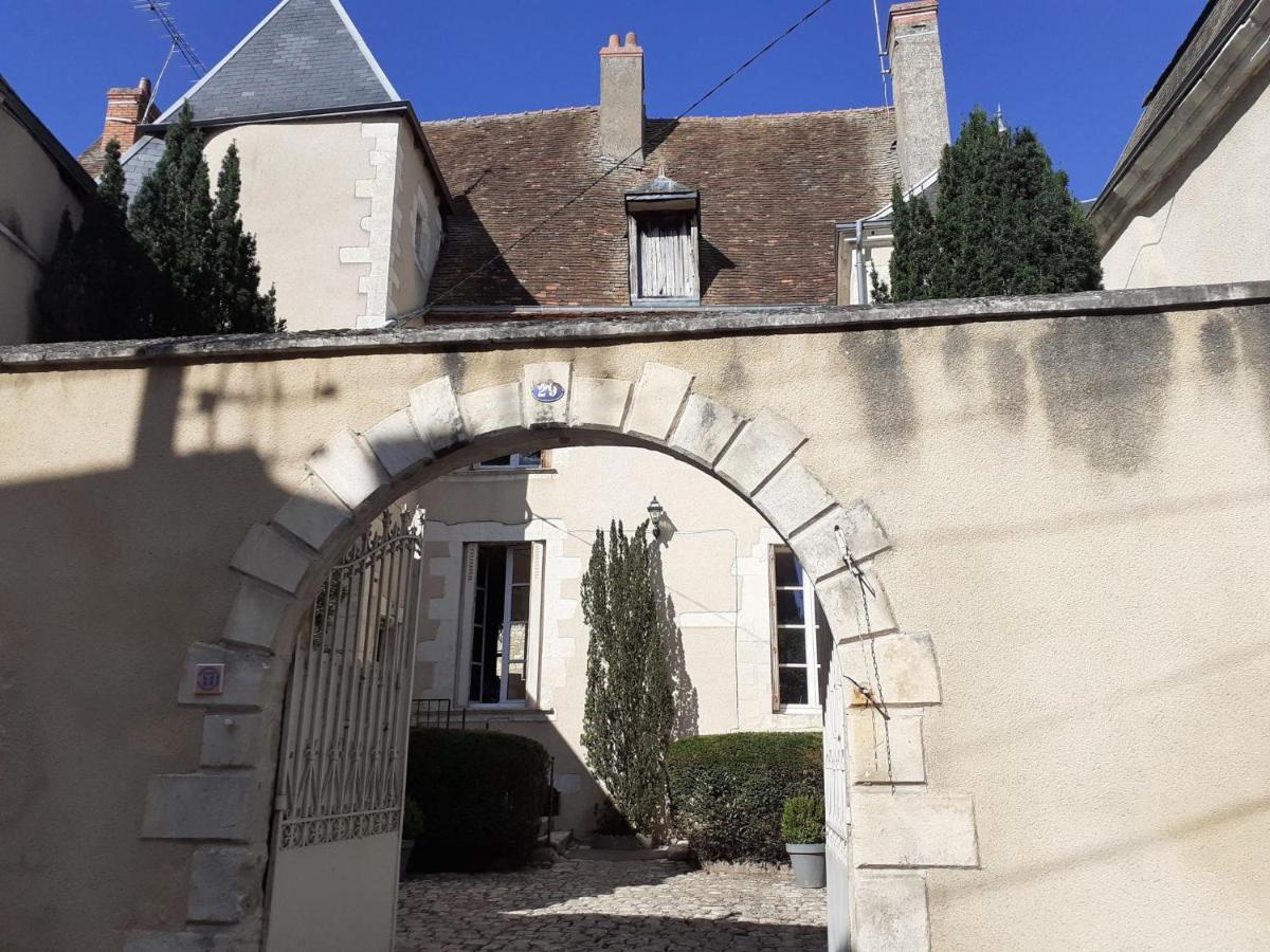 Le Logis De Saint Cyr Aparthotel Issoudun Exterior photo