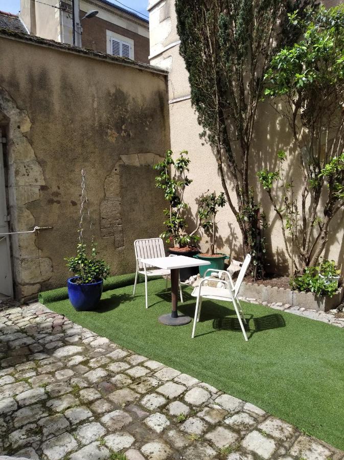 Le Logis De Saint Cyr Aparthotel Issoudun Exterior photo